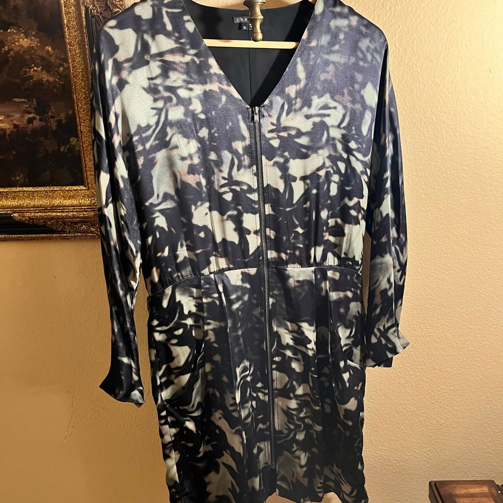 Theory dress size 10 Black and Olive color like new